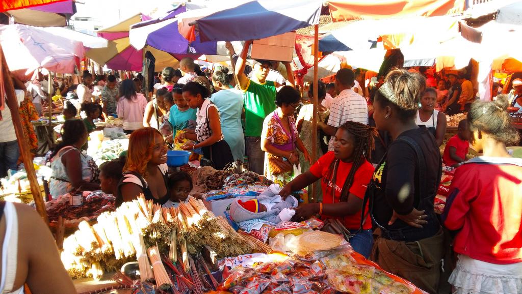 nagykereskedelmi kosarak Madagaszkár, Kézművesek , shop.tongasoa-artisanal.com